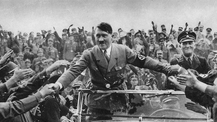 Hitler-1-min-1554325053-scale Hitler Da Infância Turbulenta ao Ditador que Mudou o Mundo com Ódio e Destruição