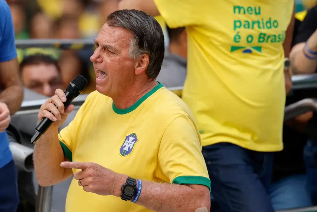 bolso-1024x683 Jair Bolsonaro O Caminho de um Militar a Presidente do Brasil